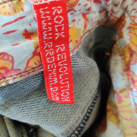 Rock Revolution Skinny Jean With Embroidery Pocket - Picture 7 of 8